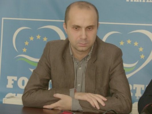 Mihai Petre: 